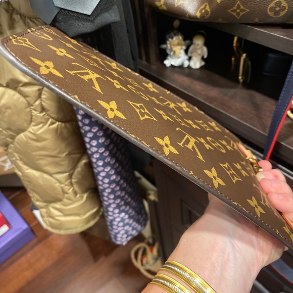 Authentic Louis Vuitton Pouch - Picture 7 of 7